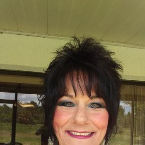 Meet your Posher, Leslie